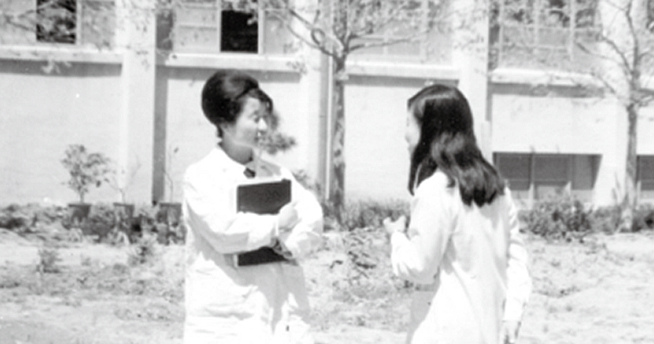 봉덕동 캠퍼스, 김영희 교수 (1965)