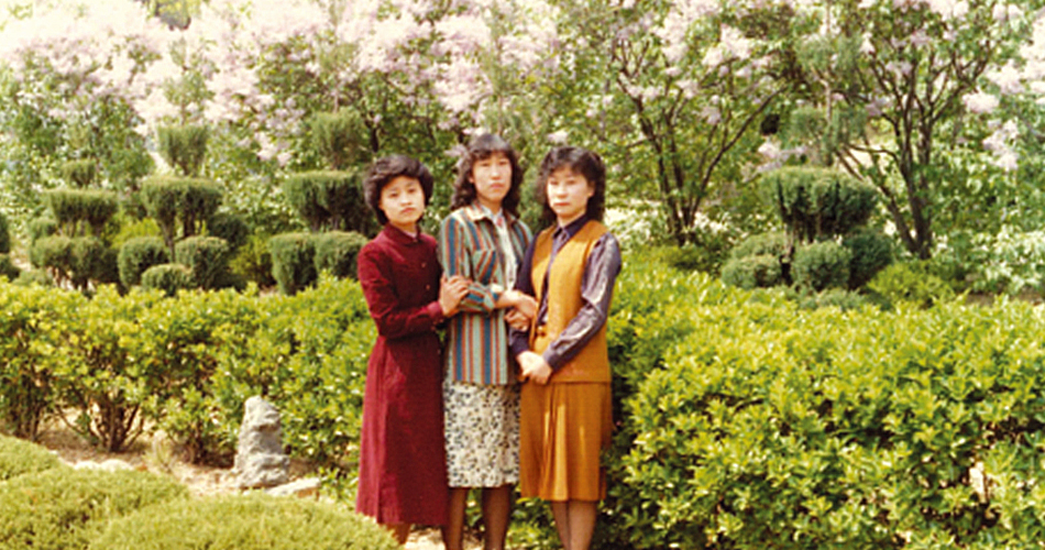 좌: 마은숙, 우: 우미희 교수 (봉덕동 캠퍼스, 1980)
